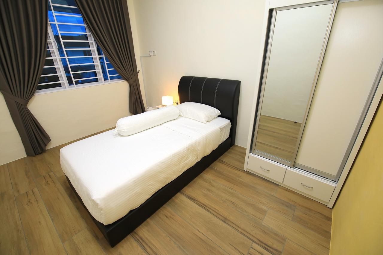 722 Homestay Кучинг Экстерьер фото